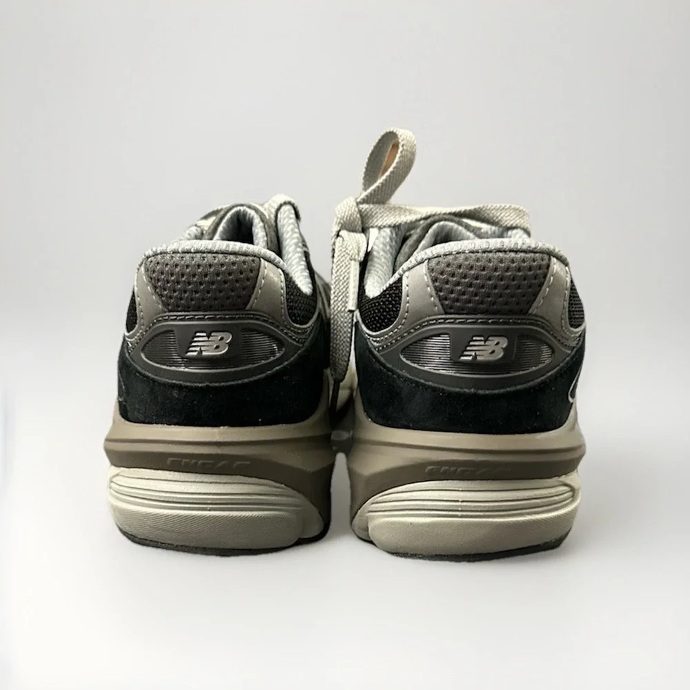 New Balance 990v6 Shoes Youth Boy Size 6 Black Gray Running Comfort GC990BK6